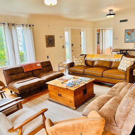 Riverpath Inn Юджийн Екстериор снимка